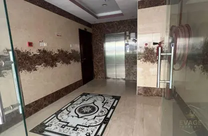 عمارة بالكامل - 8 غرف نوم - 8 حمامات للبيع في الراشدية 2 - الراشدية - عجمان