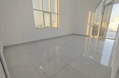 شقة - 2 غرف نوم - 2 حمامات للايجار في SHM12 - الشوامخ - أبوظبي