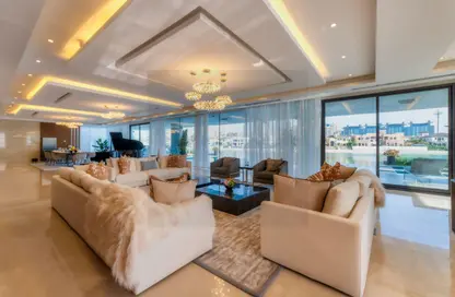 Living Room image for: Villa for rent in Signature Villas Frond N - Signature Villas - Palm Jumeirah - Dubai, Image 1