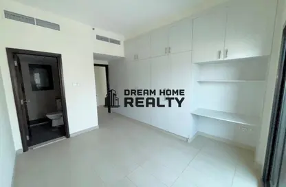 Apartment - 1 Bedroom - 2 Bathrooms for rent in Riviera Tower - Al Khan Corniche - Al Khan - Sharjah