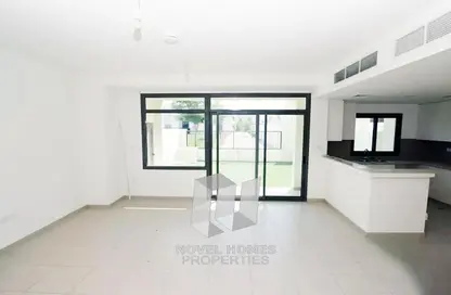 Apartment - 3 Bedrooms - 3 Bathrooms for sale in Hayat Townhouses - Town Square - Dubai