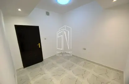 Apartment - 2 Bedrooms - 1 Bathroom for rent in Al Nahyan - Abu Dhabi