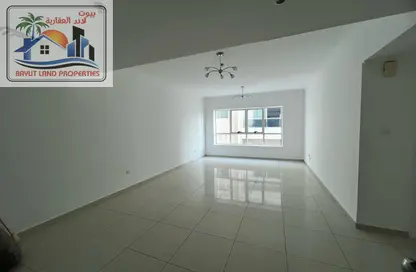 Apartment - 2 Bedrooms - 3 Bathrooms for rent in Al Majaz 1 - Al Majaz - Sharjah