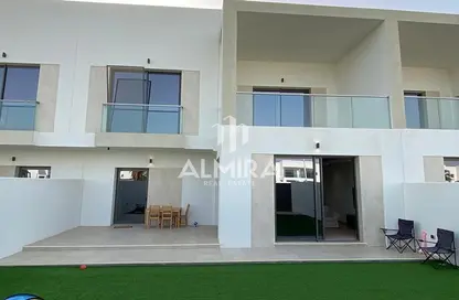 Outdoor House image for: Townhouse - 3 Bedrooms - 4 Bathrooms for sale in The Cedars - Yas Acres - Yas Island - Abu Dhabi, Image 1