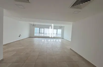 شقة - 3 غرف نوم - 4 حمامات للايجار في المجاز 3 - المجاز - الشارقة