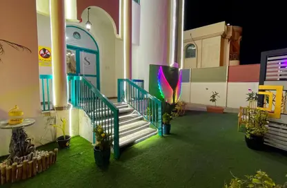 متجر - استوديو - 5 حمامات للبيع في الناصرية - الشرق - الشارقة