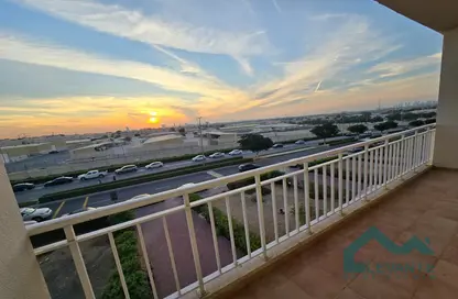 Apartment - 1 Bedroom - 2 Bathrooms for rent in Mazaya 12 - Queue Point - Liwan - Dubai Land - Dubai