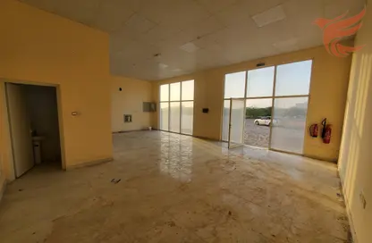 Shop - Studio - 2 Bathrooms for rent in Al Felyyah - Ras Al Khaimah