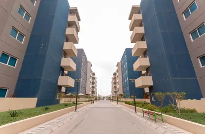 Apartment - 3 Bedrooms - 3 Bathrooms for sale in Tower 42 - Al Reef Downtown - Al Reef - Abu Dhabi