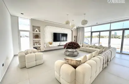 Villa - 6 Bedrooms - 7+ Bathrooms for sale in Jumeirah Park Homes - Jumeirah Park - Dubai