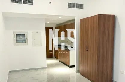 Apartment - Studio - 1 Bathroom for rent in Oasis 1 - Oasis Residences - Masdar City - Abu Dhabi
