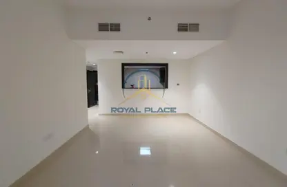 شقة - غرفة نوم - 2 حمامات للايجار في بناية رويال جي في سي - الضاحية 10 - قرية الجميرا سركل - دبي