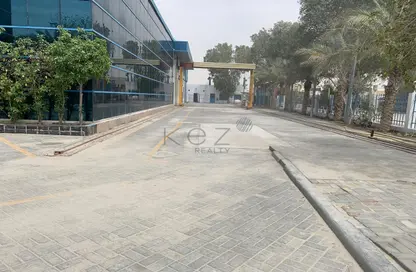 مستودع - استوديو - 8 حمامات للبيع في القوز الصناعية - القوز - دبي