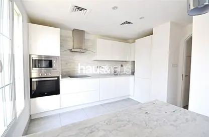 Villa - 2 Bedrooms - 3 Bathrooms for rent in Springs 15 - The Springs - Dubai