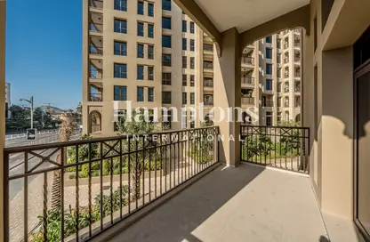 Apartment - 2 Bedrooms - 2 Bathrooms for sale in Lamtara 3 - Madinat Jumeirah Living - Umm Suqeim - Dubai