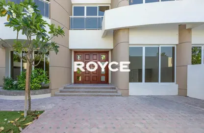 Villa - 4 Bedrooms - 5 Bathrooms for rent in Jumeirah 1 Villas - Jumeirah 1 - Jumeirah - Dubai