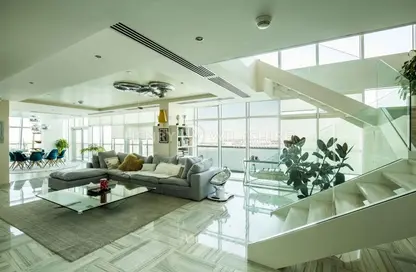 Living Room image for: Apartment - 5 Bedrooms - 5 Bathrooms for sale in Al Naseem Residences C - Al Bandar - Al Raha Beach - Abu Dhabi, Image 1