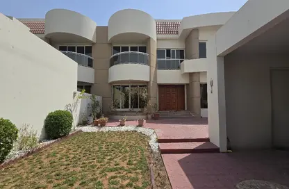 Villa - 4 Bedrooms - 6 Bathrooms for rent in Jumeirah 1 Villas - Jumeirah 1 - Jumeirah - Dubai