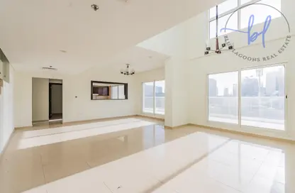 Apartment - 2 Bedrooms - 3 Bathrooms for rent in Royal JVC Building - Jumeirah Village Circle - Dubai