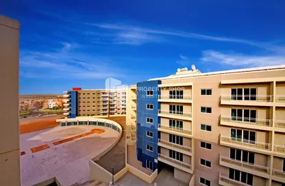 Apartment - 3 Bedrooms - 4 Bathrooms for sale in Tower 24 - Al Reef Downtown - Al Reef - Abu Dhabi