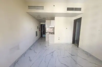 Apartment - Studio - 1 Bathroom for rent in Al Butina - Sharjah Apartment - Studio - 1 Bathroom for rent in Al Butina - Sharjah