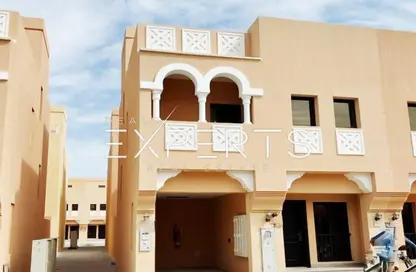 فيلا - 2 غرف نوم - 3 حمامات للايجار في المنطقة 8 - قرية هيدرا - أبوظبي