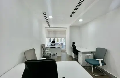 Office Space - Studio - 4 Bathrooms for rent in Hamdan Street - Abu Dhabi