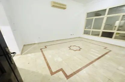 Empty Room image for: Villa - 1 Bathroom for rent in Mushrif Gardens - Al Mushrif - Abu Dhabi, Image 1