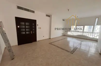 Apartment - 3 Bedrooms - 3 Bathrooms for rent in Al Falah Tower - Corniche Road - Abu Dhabi