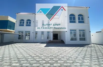 Villa - 4 Bedrooms for rent in Madinat Al Riyad - Abu Dhabi