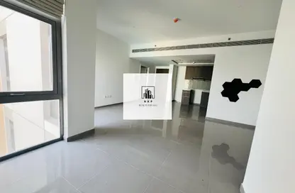 شقة - غرفة نوم - 1 حمام للايجار في أبتاون الزاهية - الزاهية - تجارية مويلح - الشارقة