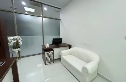 Office Space - Studio - 1 Bathroom for rent in Red Avenue - Al Garhoud - Dubai