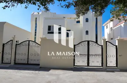 مجمع سكني - 4 غرف نوم - 6 حمامات للبيع في المنتزه - أبوظبي