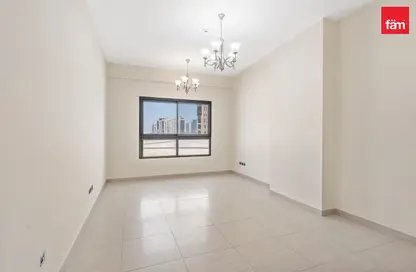 Apartment - 2 Bedrooms - 2 Bathrooms for rent in Yasmeen Building - Al Jaddaf - Dubai