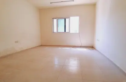 Apartment - 1 Bathroom for rent in Muwailih Building - Muwaileh - Sharjah