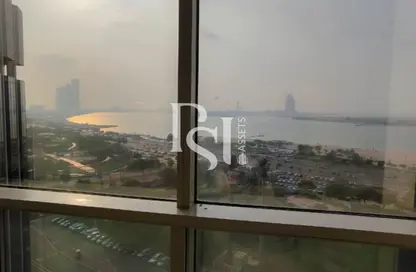 Apartment - 3 Bedrooms - 4 Bathrooms for rent in Baynuna Tower 1 - Corniche Road - Abu Dhabi