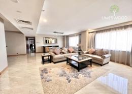 Living Room image for: Apartment - 4 bedrooms - 4 bathrooms for rent in Corniche Deira - Deira - Dubai, Image 1