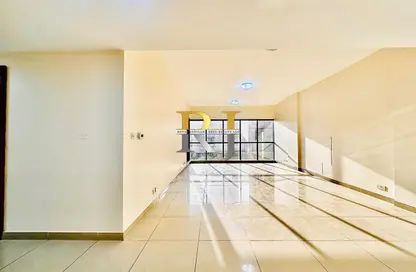 Apartment - 4 Bedrooms - 4 Bathrooms for rent in Golden Sands 9 - Mankhool - Bur Dubai - Dubai