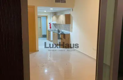 Apartment - 1 Bathroom for rent in May Residence - Jumeirah Village Circle - Dubai