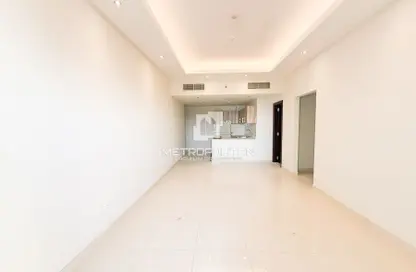 شقة - 2 غرف نوم - 3 حمامات للايجار في برج هيرا - مدينة دبي الرياضية - دبي