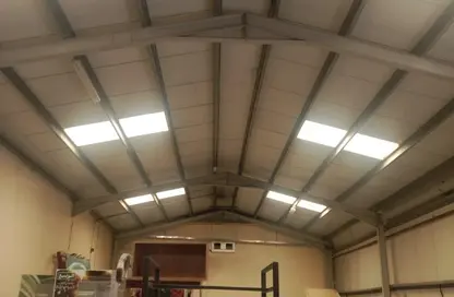 Warehouse - Studio for rent in Umm Ramool - Dubai
