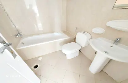 Apartment - 1 Bedroom - 2 Bathrooms for rent in Al Alia Tower - Al Khan - Sharjah