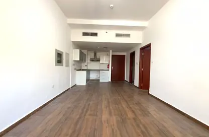 شقة - غرفة نوم - 2 حمامات للايجار في مسكن الامير - قرية الجميرا سركل - دبي