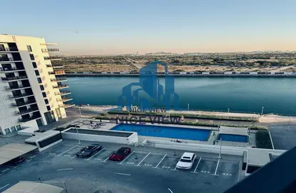 Apartment - 2 Bedrooms - 2 Bathrooms for sale in Waters Edge - Yas Island - Abu Dhabi