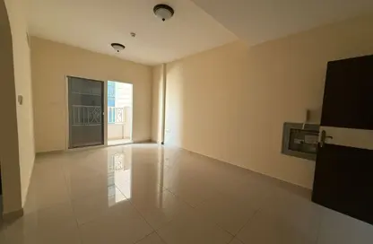 شقة - 2 غرف نوم - 2 حمامات للايجار في شارع التعاون الجديد - التعاون - الشارقة شقة - 2 غرف نوم - 2 حمامات للايجار في شارع التعاون الجديد - التعاون - الشارقة