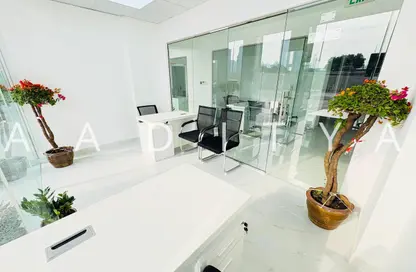 مكتب - استوديو - 1 حمام للايجار في لولو سنتر - منطقة حديقة الكرامة - الكرامة - دبي