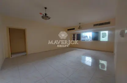 Empty Room image for: Apartment - 1 Bedroom - 2 Bathrooms for rent in Rose Tower - Al Khan - Sharjah, Image 1