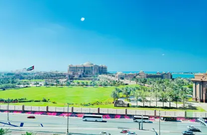 Apartment - 3 Bedrooms - 4 Bathrooms for rent in Etihad Tower 5 - Etihad Towers - Corniche Road - Abu Dhabi