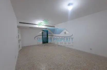 Empty Room image for: Apartment - 2 Bedrooms - 2 Bathrooms for rent in Delma Street - Al Mushrif - Abu Dhabi, Image 1