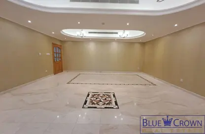 Apartment - 3 Bedrooms - 5 Bathrooms for rent in Gulf Tower B - Oud Metha - Bur Dubai - Dubai